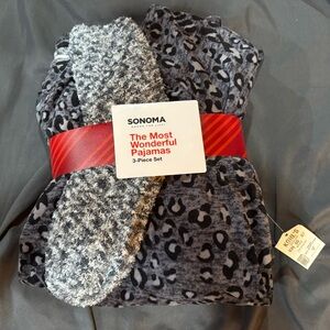 NWT Sonoma Gray‎ Leopard Pajama Set